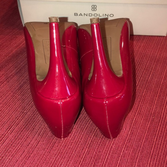 Bandolino Red Point Toe Heels in size 5.5M - Picture 11 of 11